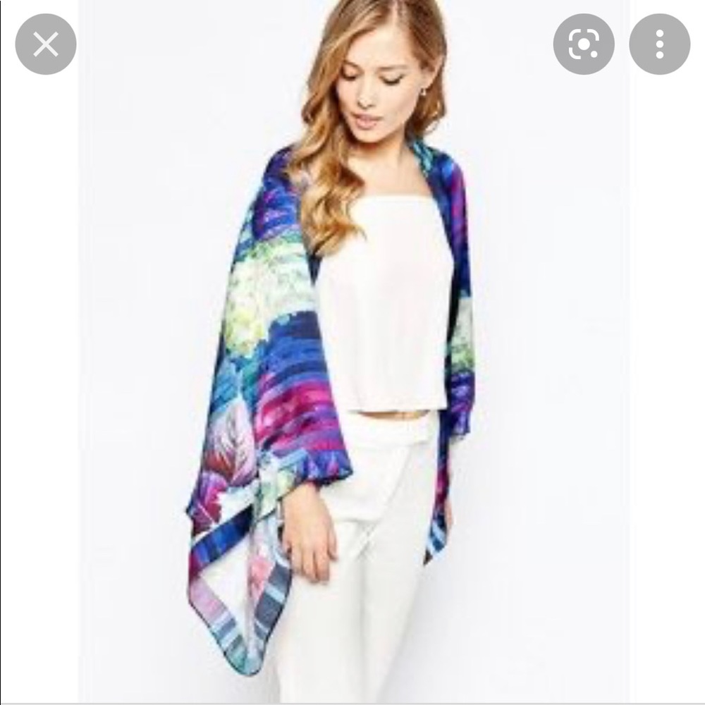 Ted Baker Hydrangea Cape Scarf